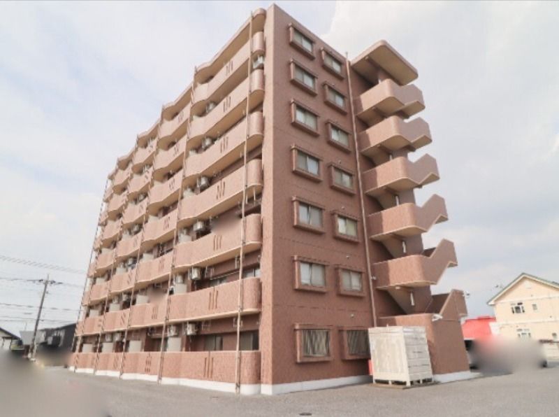 �Ȗ،�����s���ÎR�̃}���V�����̌����O��