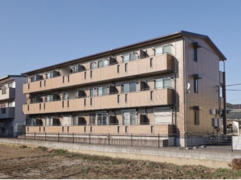 �Ȗ،����R�s�厚��s���̃A�p�[�g�̌����O��