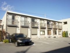 �Ȗ،��F�s�{�s�C���^�[�p�[�N�R���ڂ̃e���X�n�E�X�̌����O��
