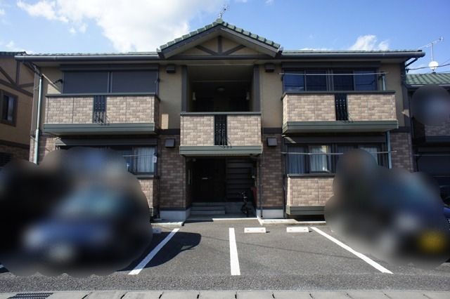 �Ȗ،��F�s�{�s�{�̓��R���ڂ̃A�p�[�g�̌����O��